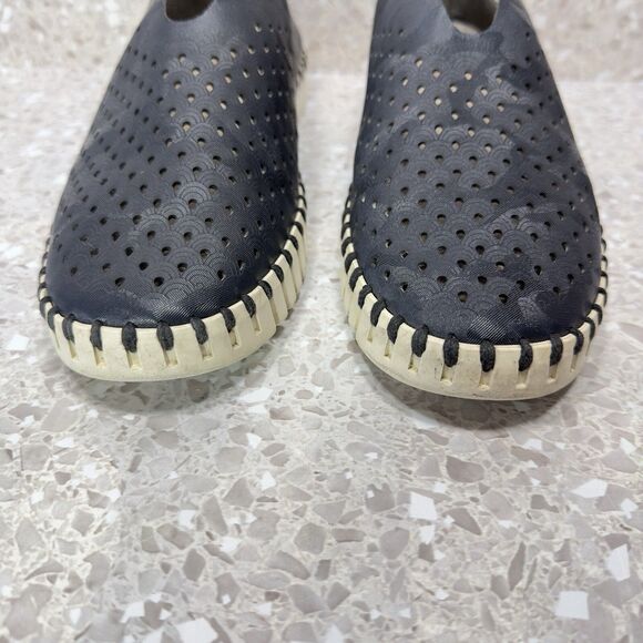 Ilse Jacobsen Tulip Shoes Women’s 10 Navy Blue Slip On Perforated Flats‎ Comfort - Picture 2 of 13